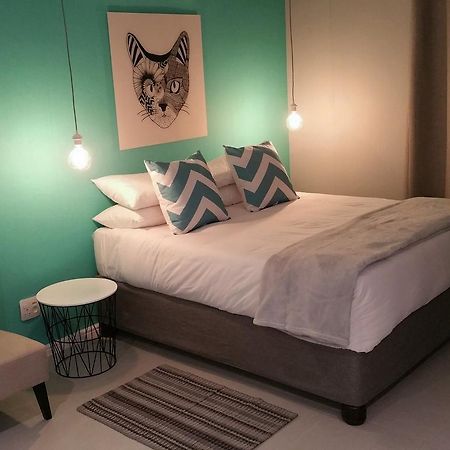 Bed and Breakfast The Vibe Dorp Street Стелленбос Экстерьер фото