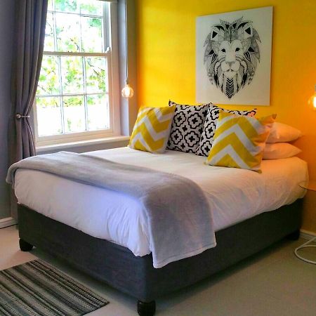 Bed and Breakfast The Vibe Dorp Street Стелленбос Экстерьер фото