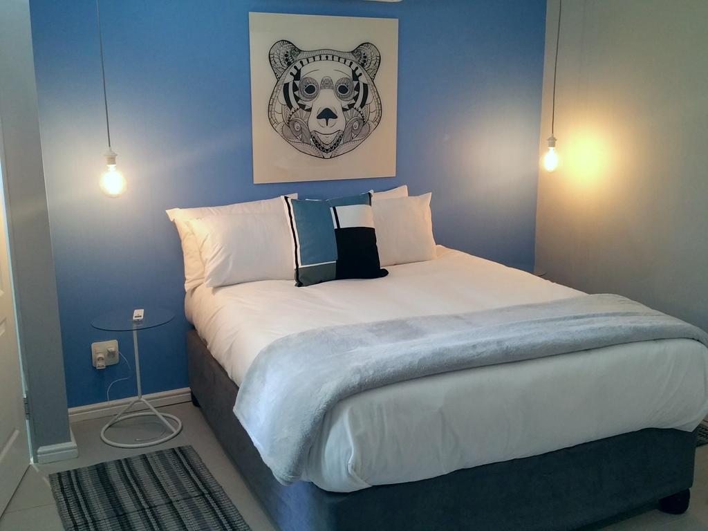 Bed and Breakfast The Vibe Dorp Street Стелленбос Экстерьер фото
