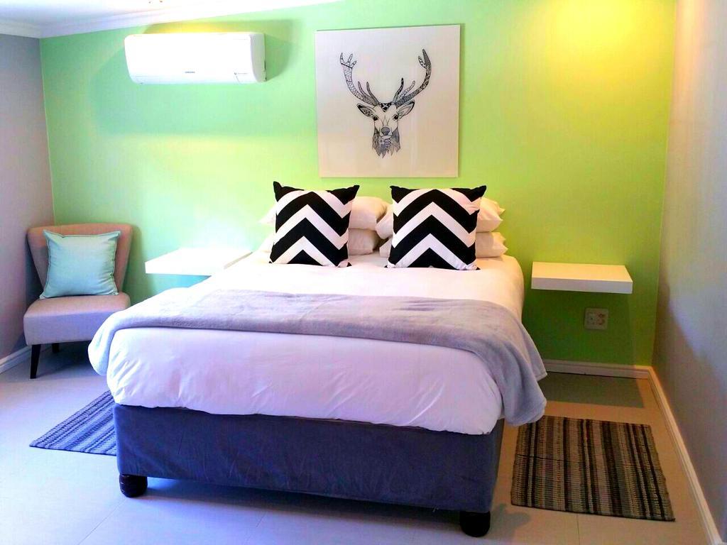 Bed and Breakfast The Vibe Dorp Street Стелленбос Экстерьер фото